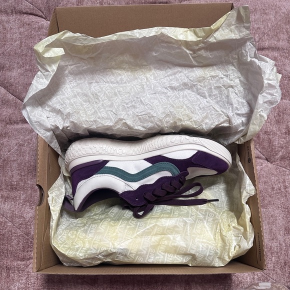 Vans ultrarange neo VR3 shoes, women’s 7.5 in the color marshmallow/multi - Picture 3 of 8